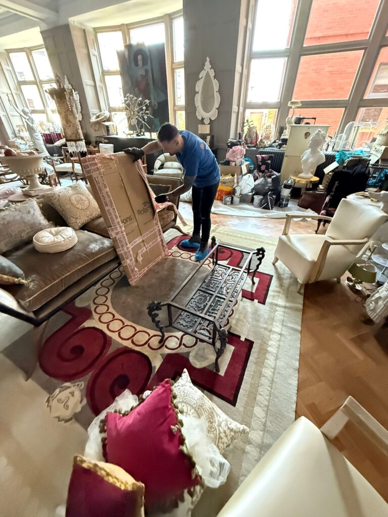 unloading photo frame at destination